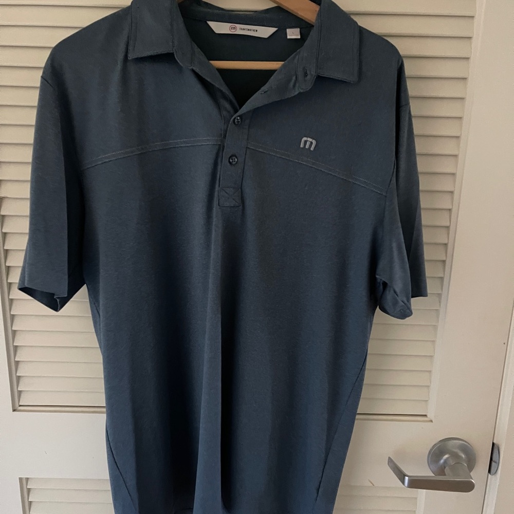 Mens Large Travis Matthew’s Golf Shirt